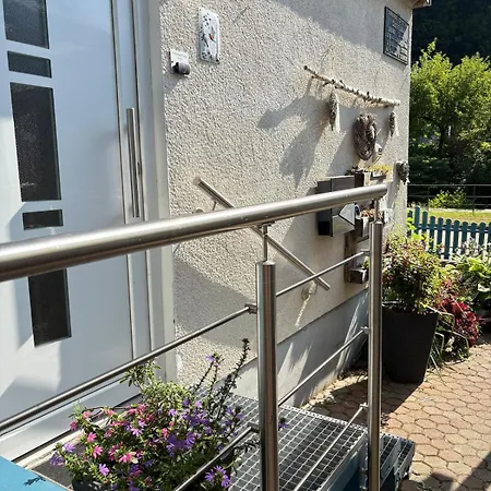Rosi Im Idyllischen Gruen
